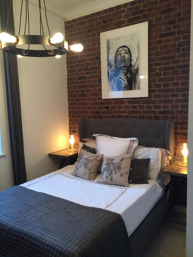 לונדון Spacious 1 Bedroom Split Level Old Pub Conversion Tower Bridge מראה חיצוני תמונה