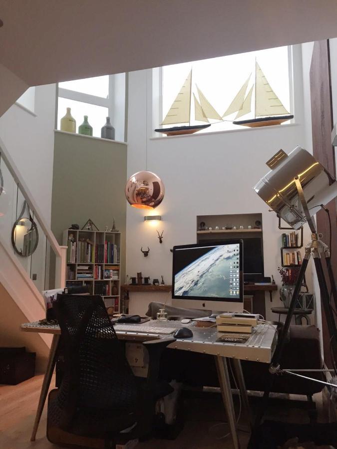 לונדון Spacious 1 Bedroom Split Level Old Pub Conversion Tower Bridge מראה חיצוני תמונה