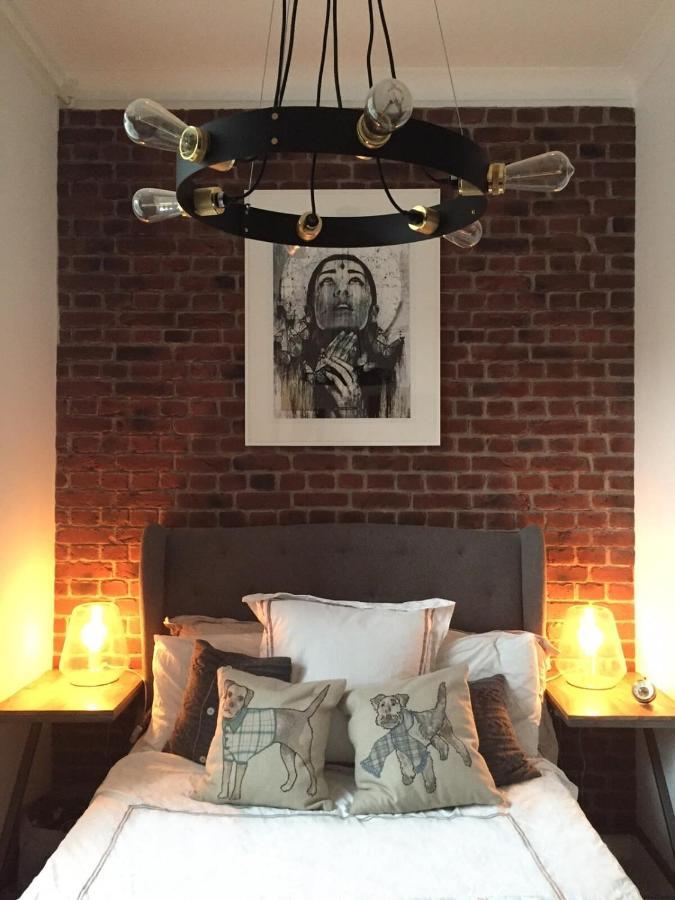 לונדון Spacious 1 Bedroom Split Level Old Pub Conversion Tower Bridge מראה חיצוני תמונה