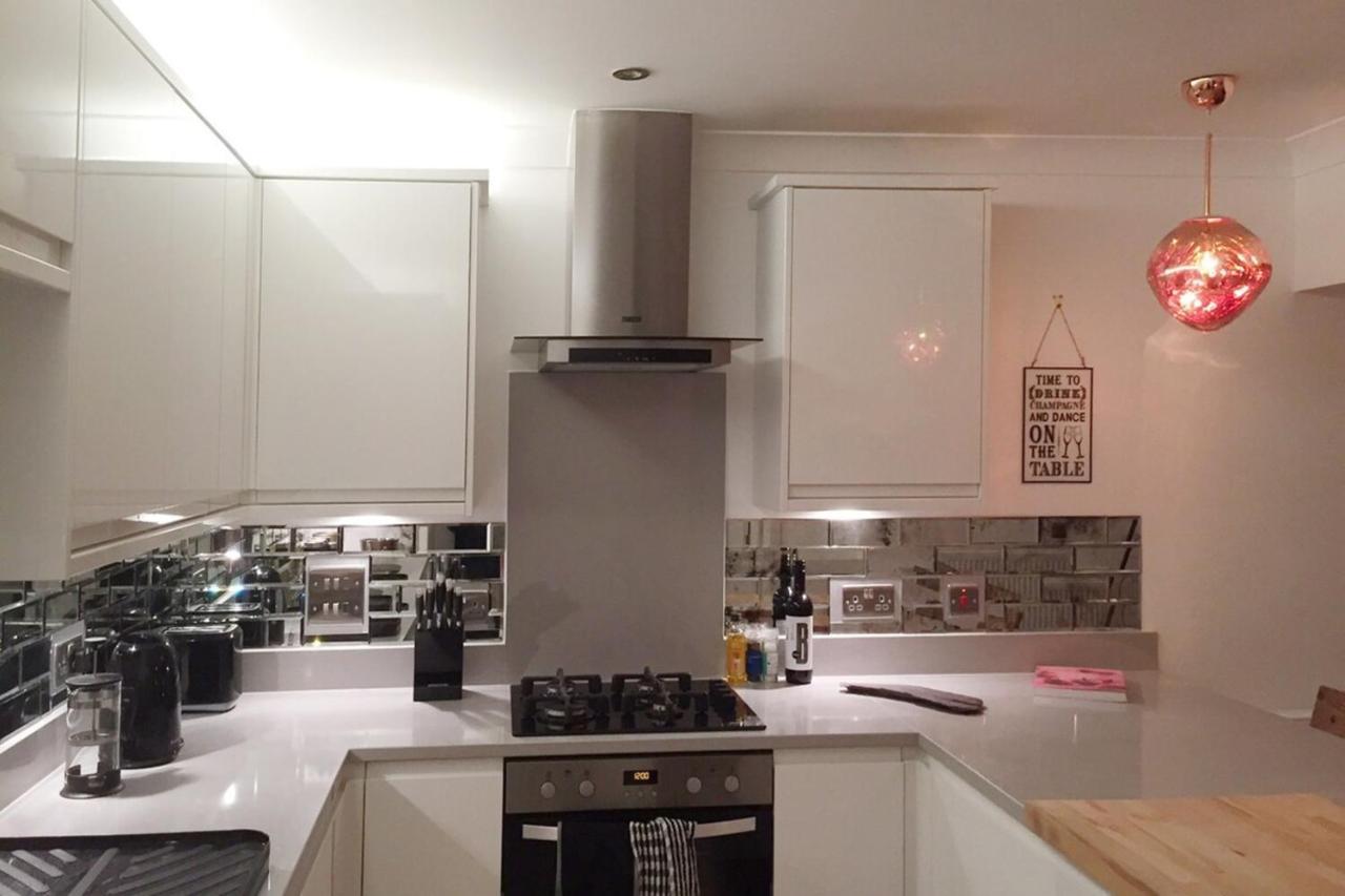 לונדון Spacious 1 Bedroom Split Level Old Pub Conversion Tower Bridge מראה חיצוני תמונה