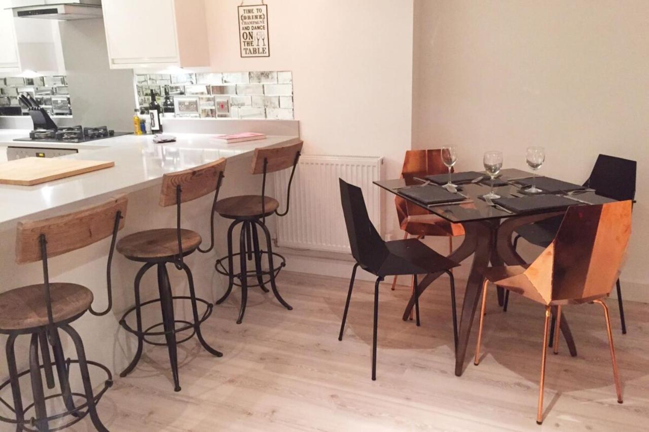 לונדון Spacious 1 Bedroom Split Level Old Pub Conversion Tower Bridge מראה חיצוני תמונה
