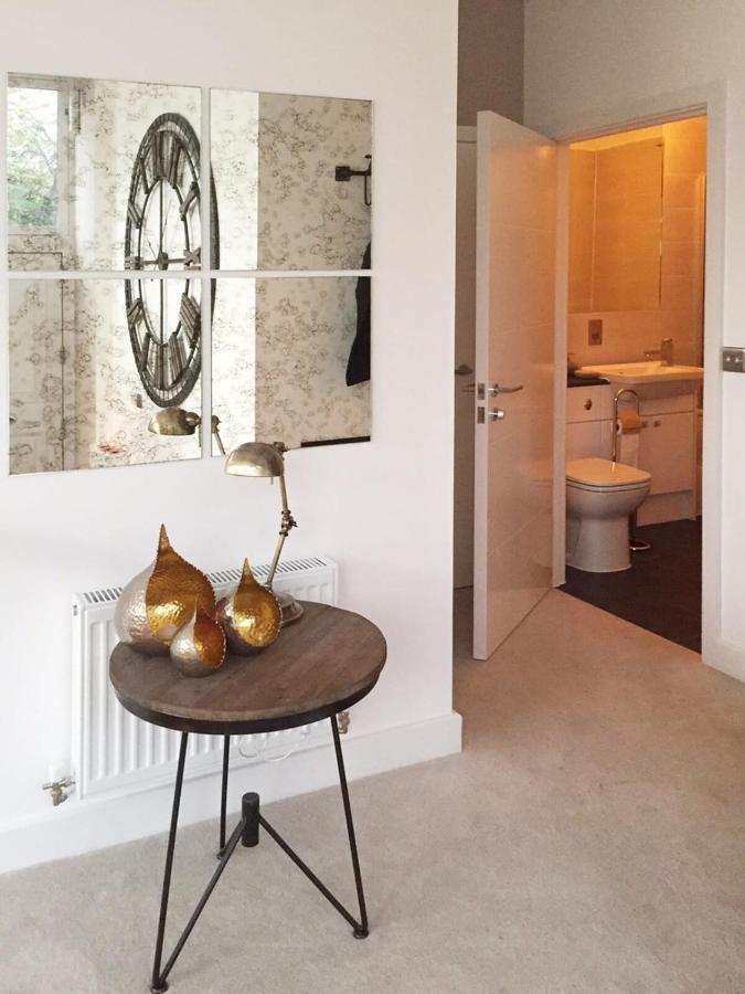לונדון Spacious 1 Bedroom Split Level Old Pub Conversion Tower Bridge מראה חיצוני תמונה
