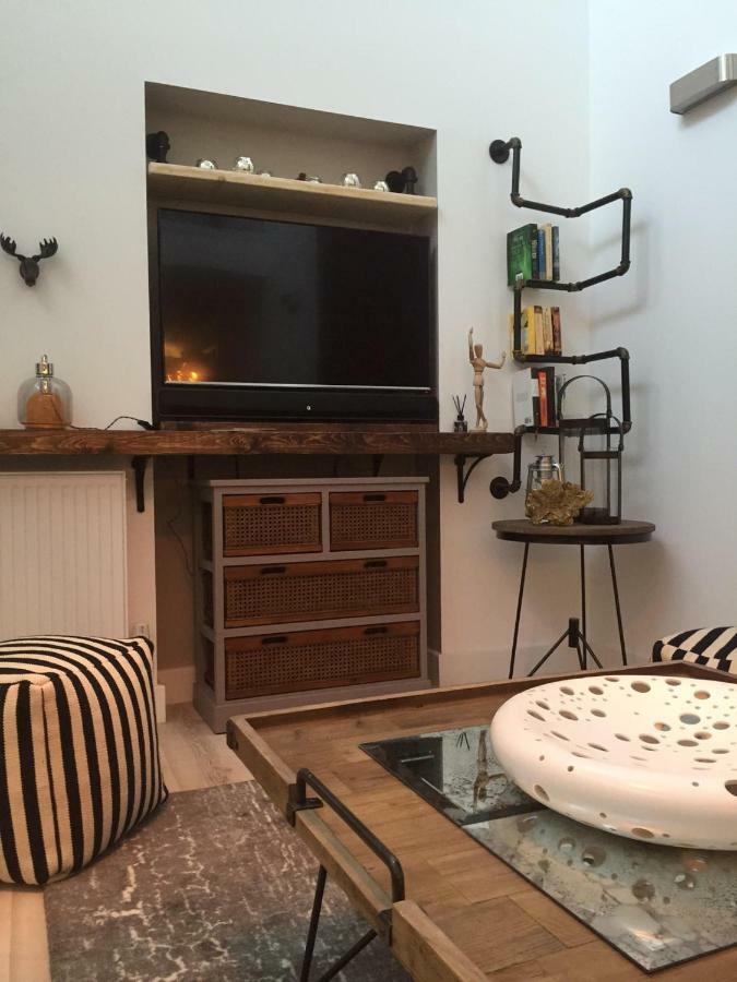 לונדון Spacious 1 Bedroom Split Level Old Pub Conversion Tower Bridge מראה חיצוני תמונה